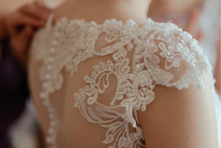 5 Tips for choosing the perfect wedding dress online